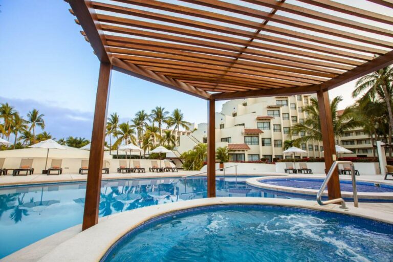 hotel occidental puerto vallarta 3.jpg 768x512