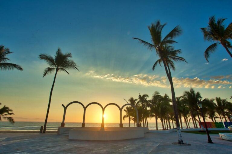 hotel occidental puerto vallarta 6.jpg 768x512