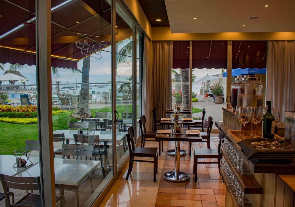 hotel sunset puerto vallarta 4.jpg