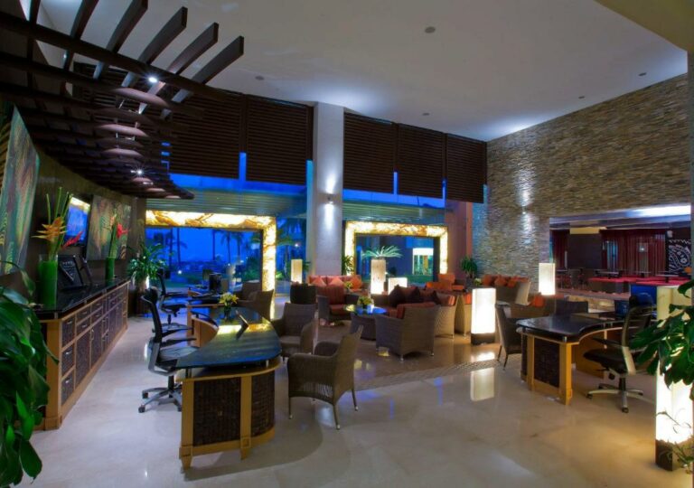 hotel sunset puerto vallarta 6.jpg 768x540