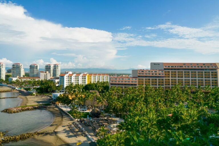 hotel the westin puerto vallarta 2.jpg 768x512