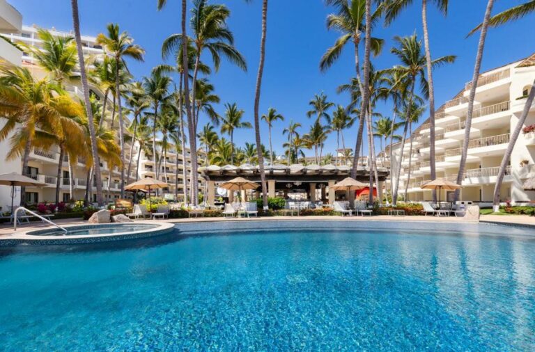 hotel villa del palmar puerto vallarta 4.jpg 768x506