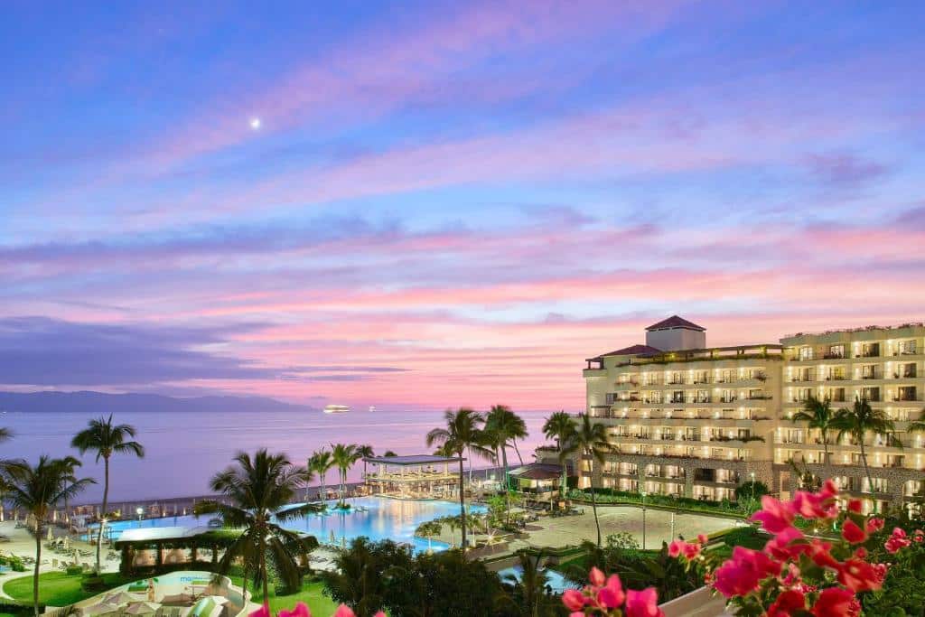 Marriott Puerto Vallarta Resort & Spa ****, Beach hotel in Puerto Vallarta