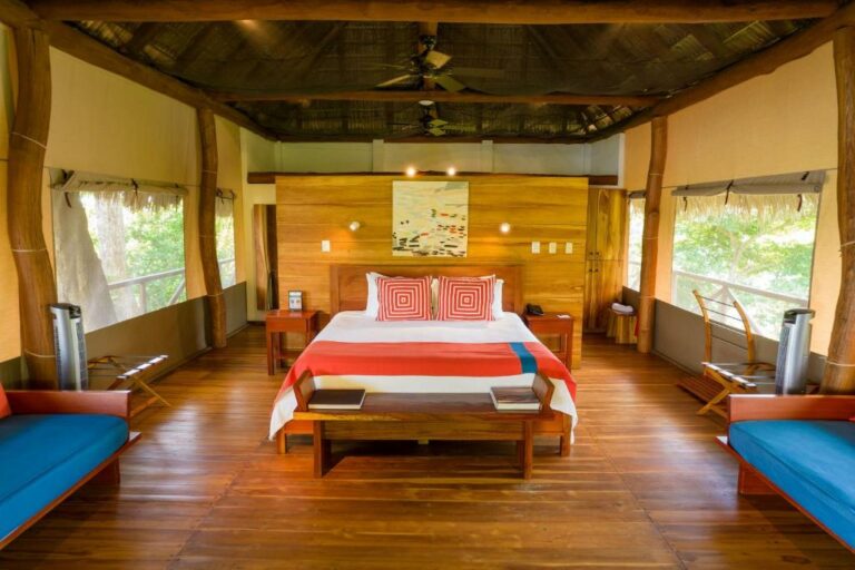 isla chiquita glamping beach hotel costa rica11 768x512