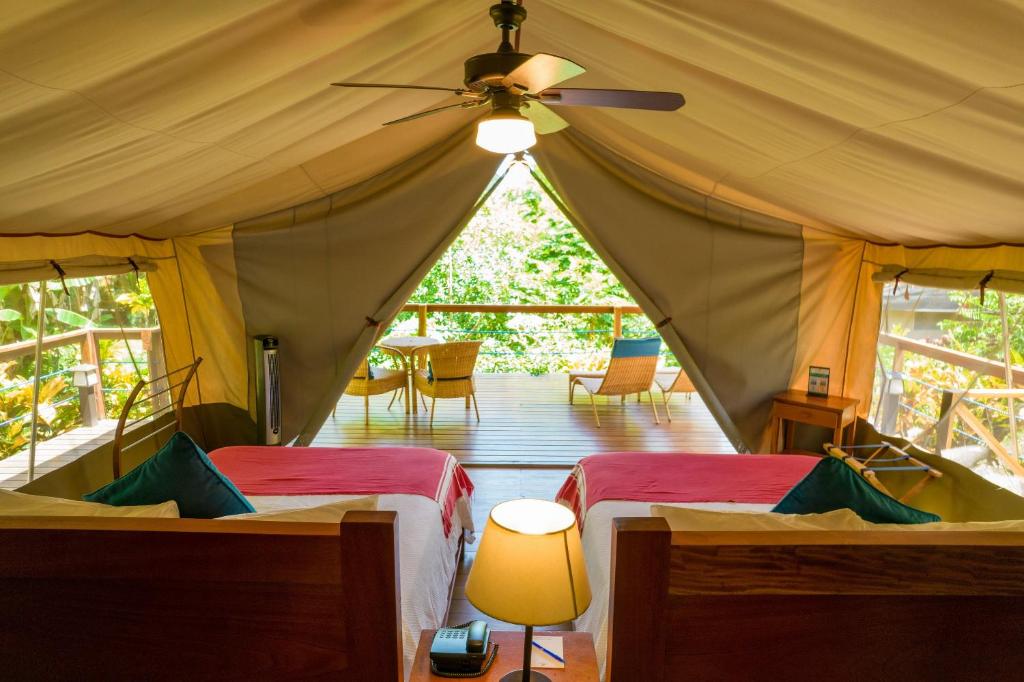 isla chiquita glamping beach hotel costa rica13