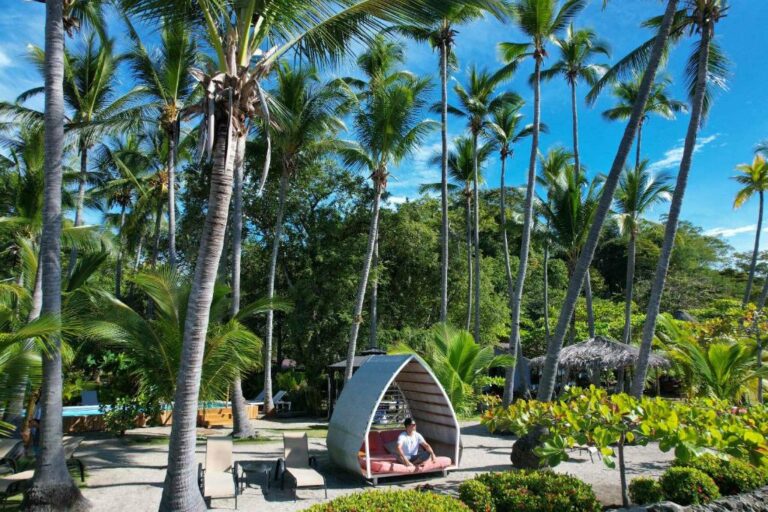 isla chiquita glamping beach hotel costa rica3 768x512