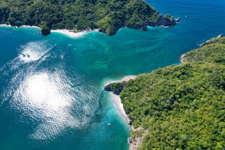 isla chiquita glamping beach hotel costa rica5 768x512
