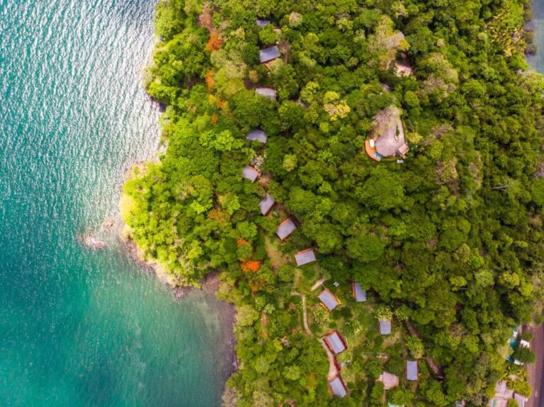 isla chiquita glamping beach hotel costa rica8 768x575