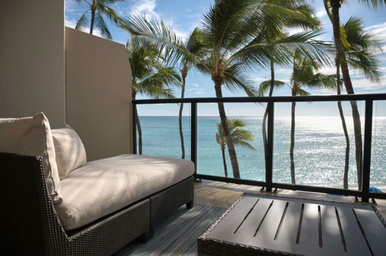 outrigger waikiki beach resort6 768x511