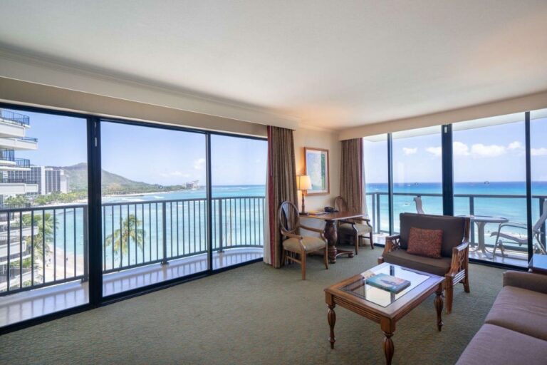 outrigger waikiki beach resort8 768x512
