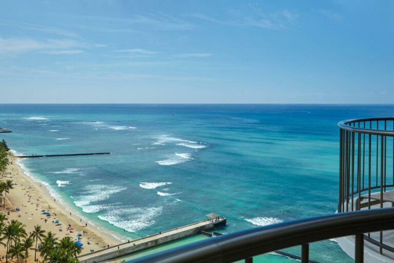 waikiki beach marriott resort spa21 768x512