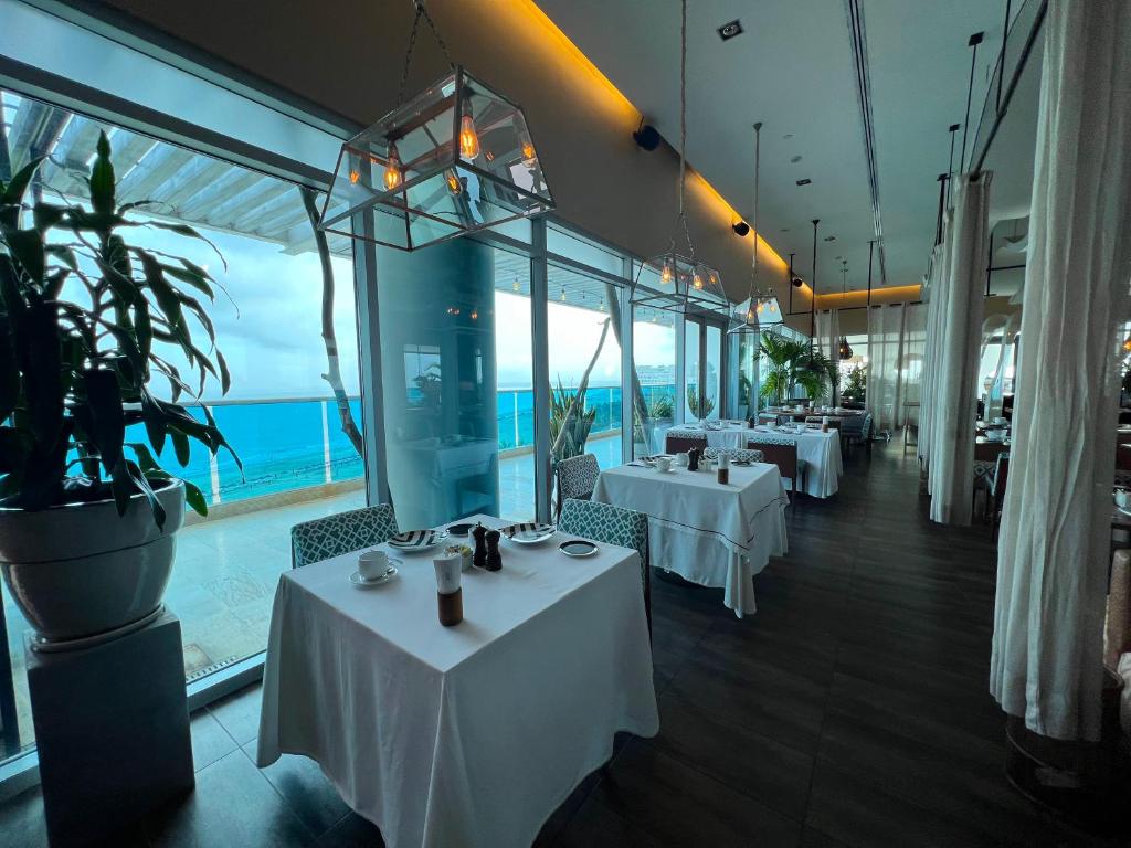 hoel las americas torre del mar 7