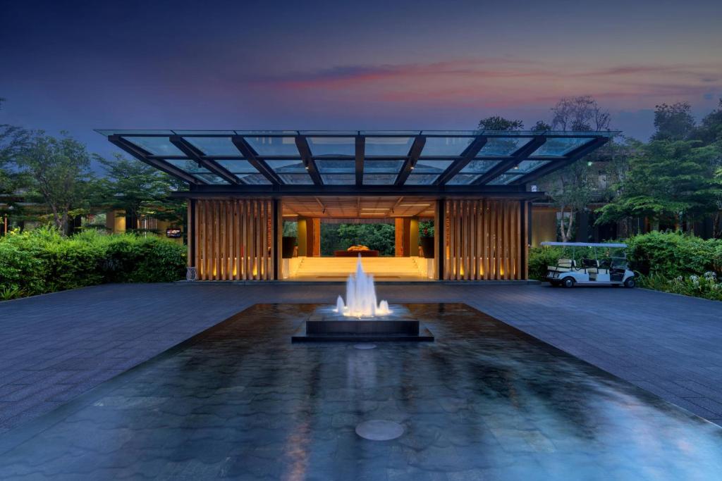 hotel renaissance phuket 4