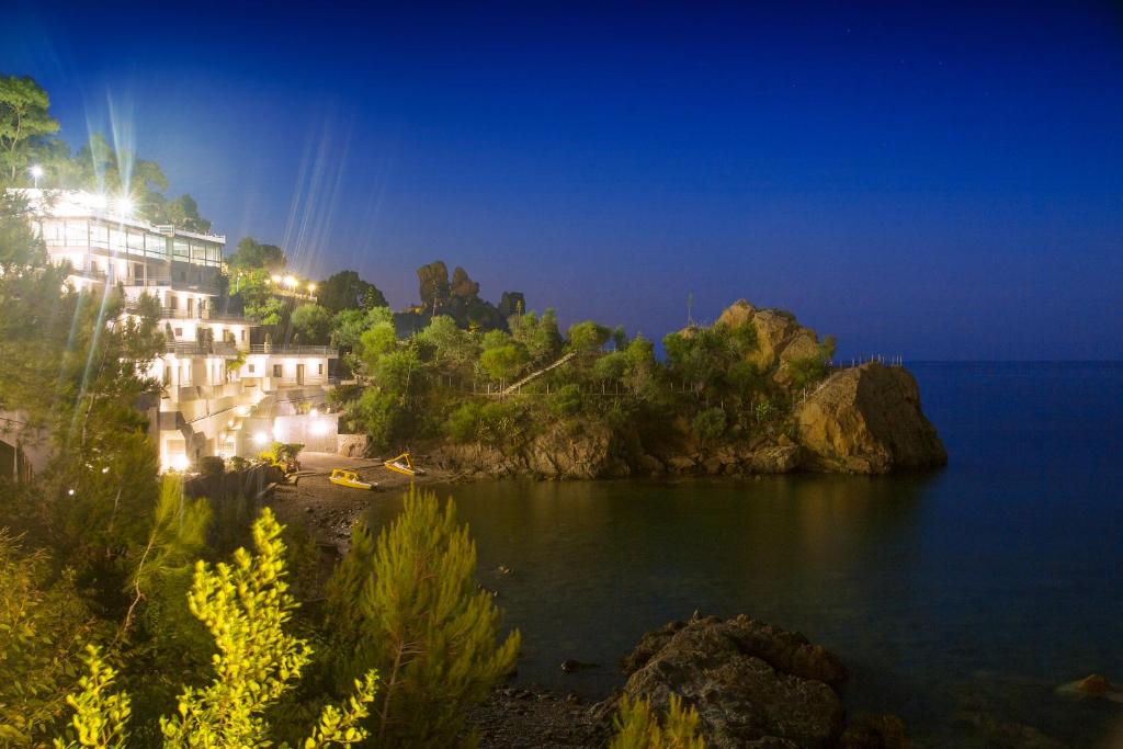 blue bay cefalu beach hotel sicily 5