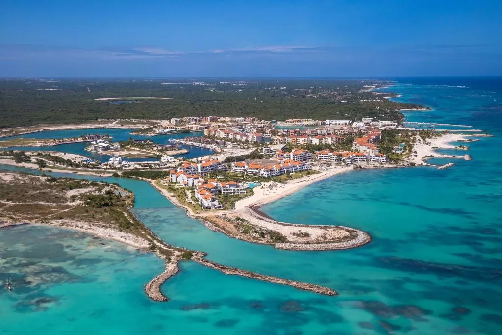 hotel trs waterfront marina hotel punta cana 10