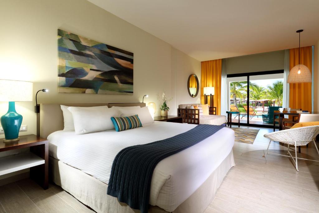 hotel trs waterfront marina hotel punta cana 5