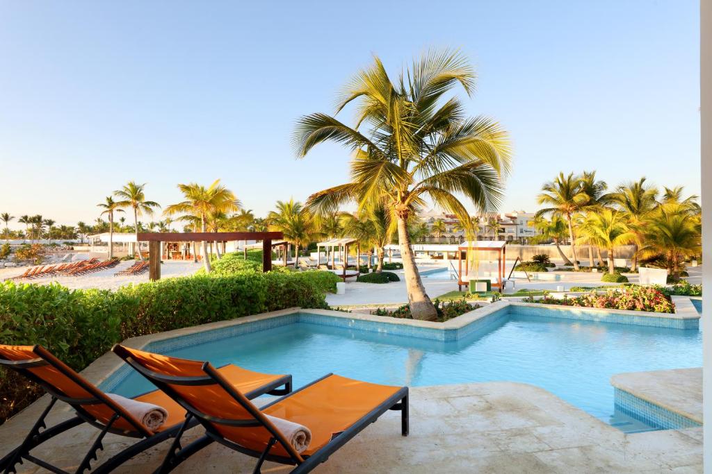 hotel trs waterfront marina hotel punta cana 8