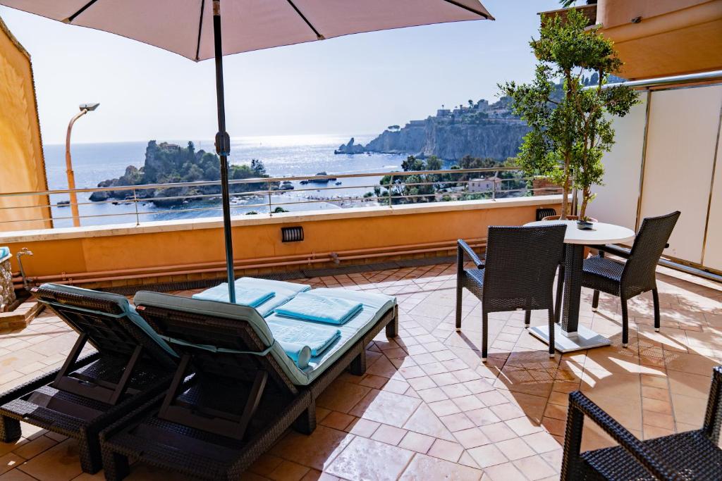 taormina panormaric beach hotel sicily 5 1