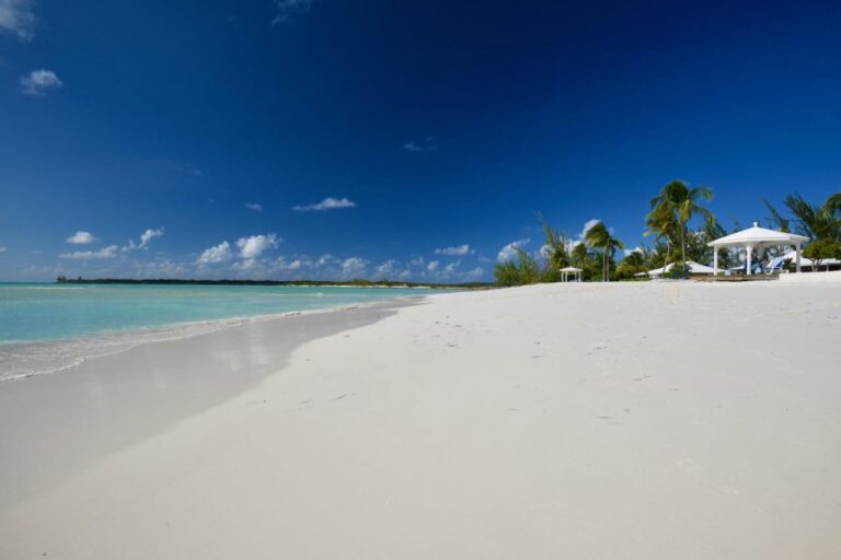 capre sante maria beach hotel bahamas4 768x512