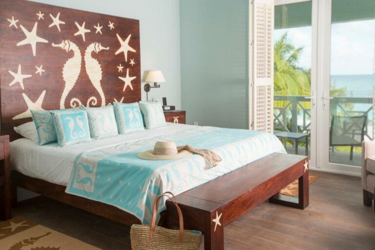 coral sands beach hotel bahamas11 768x512