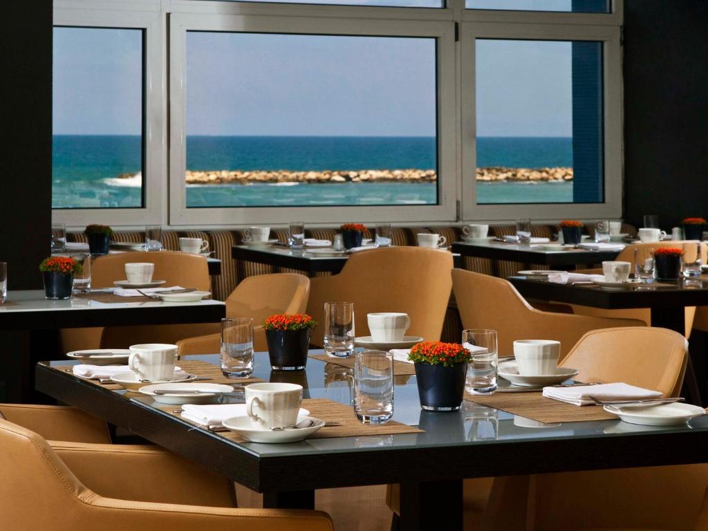 dan tel aviv beach hotel6