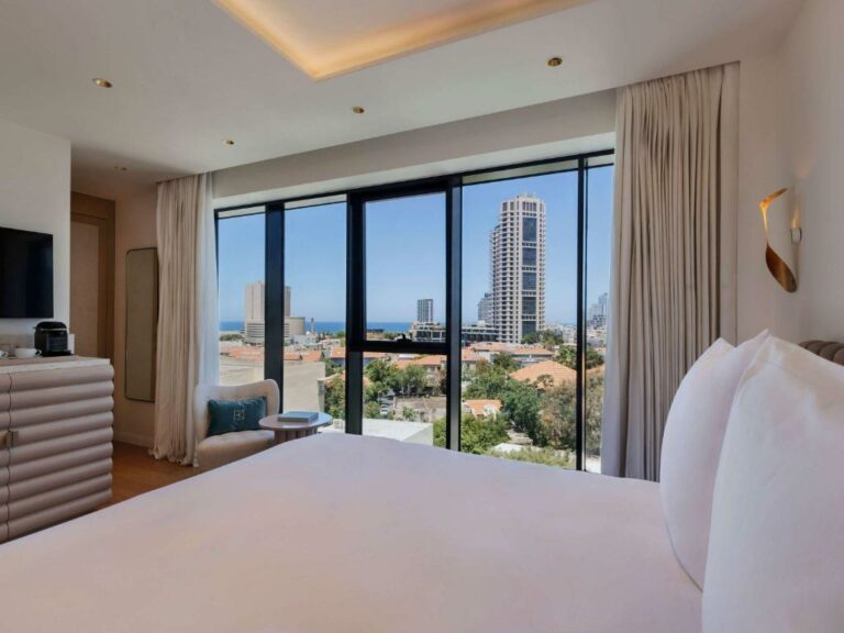elkonin beach hotel tel aviv7 768x576