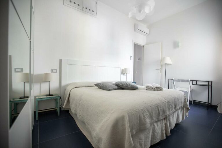 gabbiano relais stromboli beach hotel sicily 5 768x512