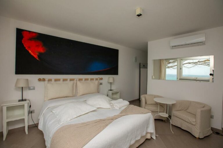 gabbiano relais stromboli beach hotel sicily 6 768x512