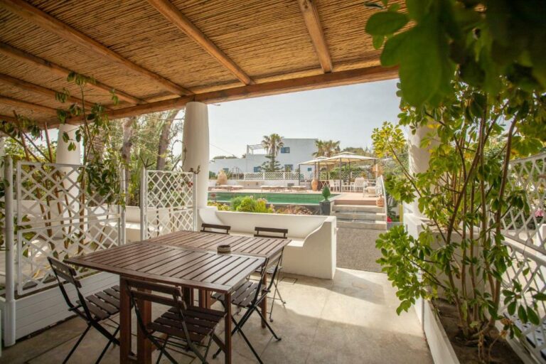 gabbiano relais stromboli beach hotel sicily 7 768x512