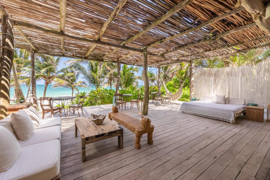 la valise beach hotel tulum8 1