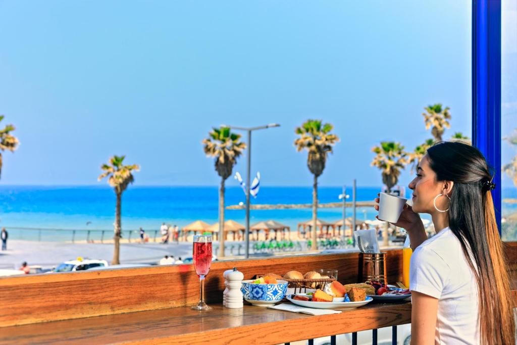 prima tel aviv beach hotel4