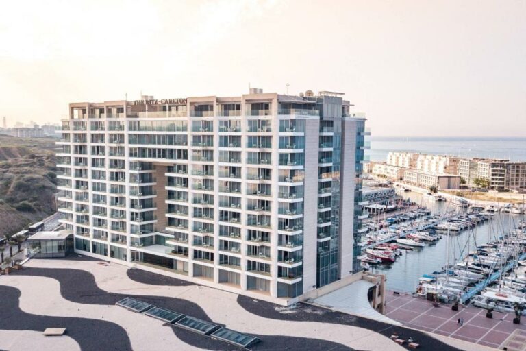 ritz carlton beach hotel 1 768x512