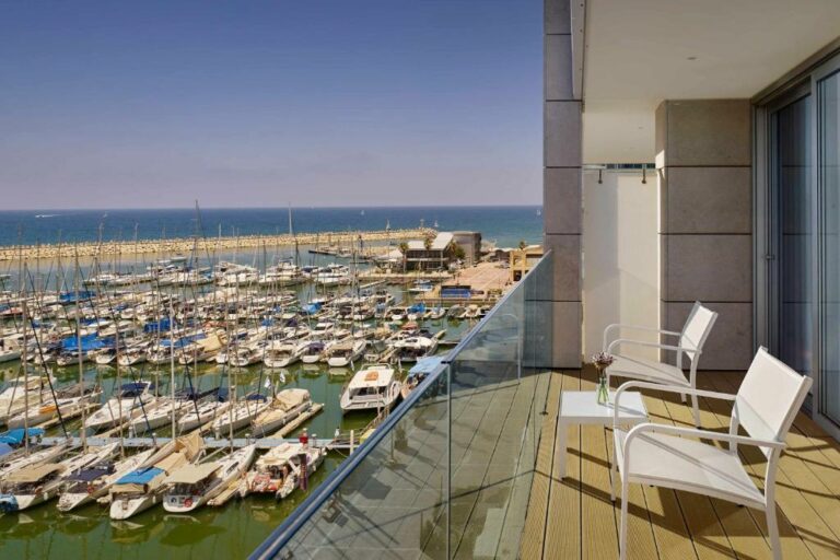ritz carlton beach hotel 5 768x512