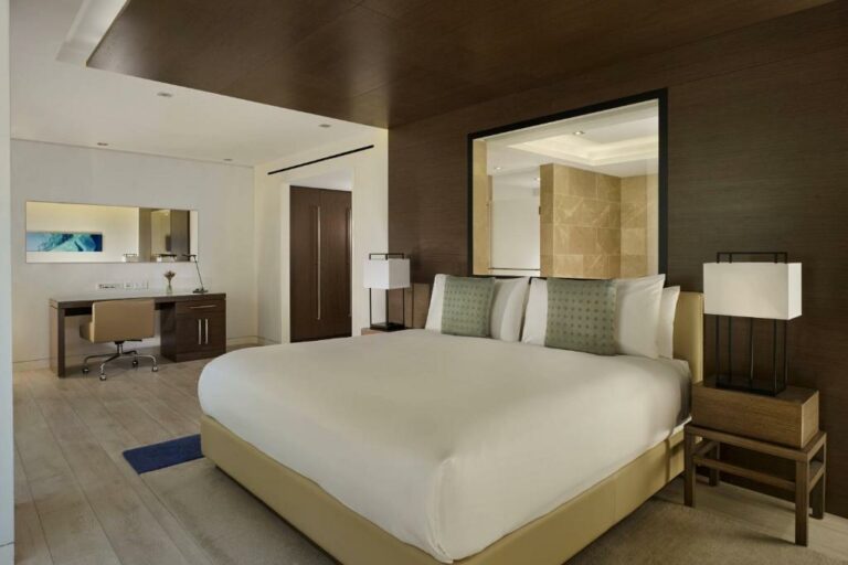 ritz carlton beach hotel 7 768x512