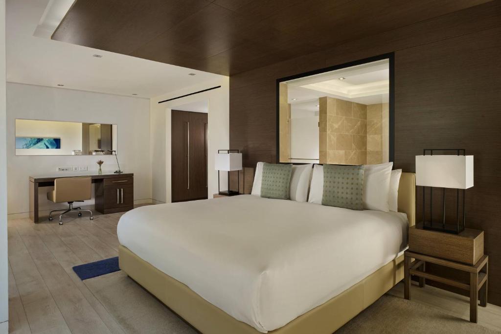 ritz carlton beach hotel 7