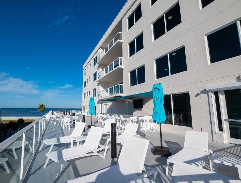 the avalon club clearwaterbeach hotel 5