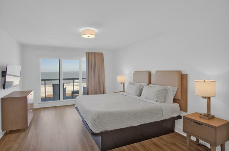 the avalon club clearwaterbeach hotel 7 768x507