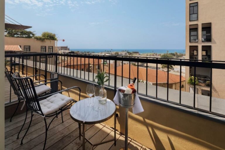 thedrisco tel aviv beach hotel7 1 768x512