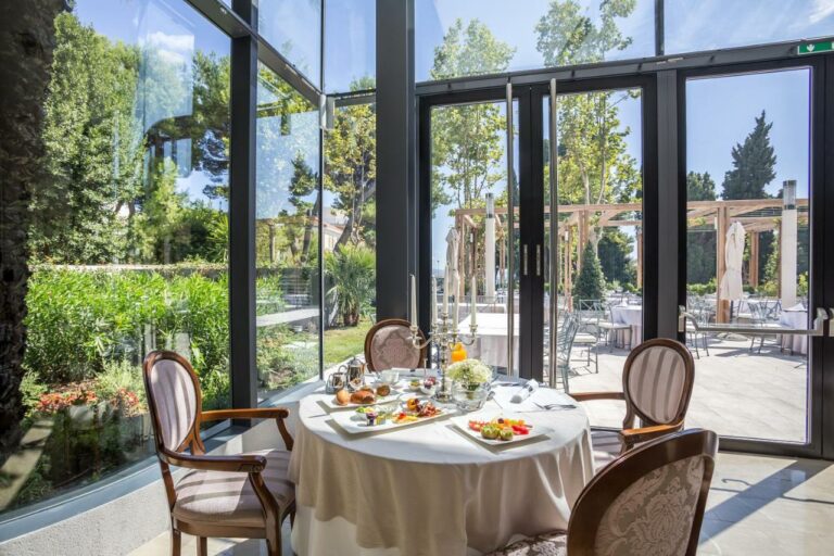 hotel park split beach hotel croatia 6 768x512