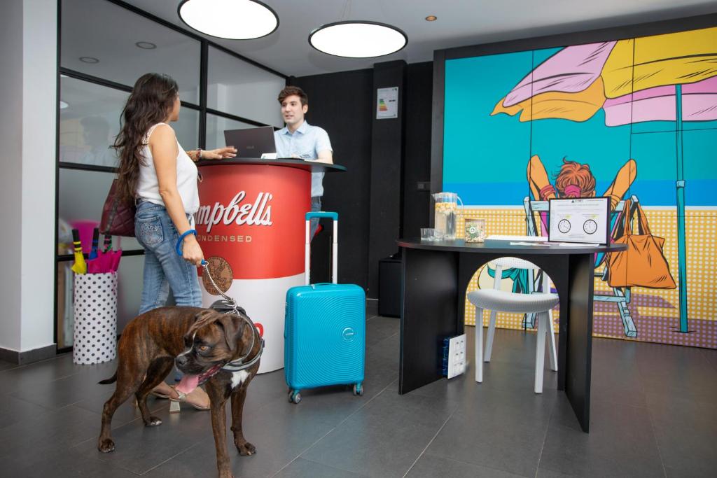 hotel casual pop art 7