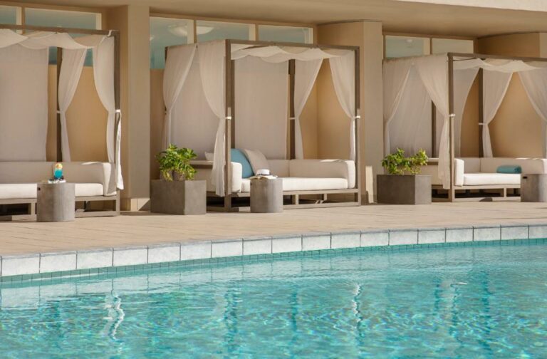 hotlet the twin fin 3 768x504