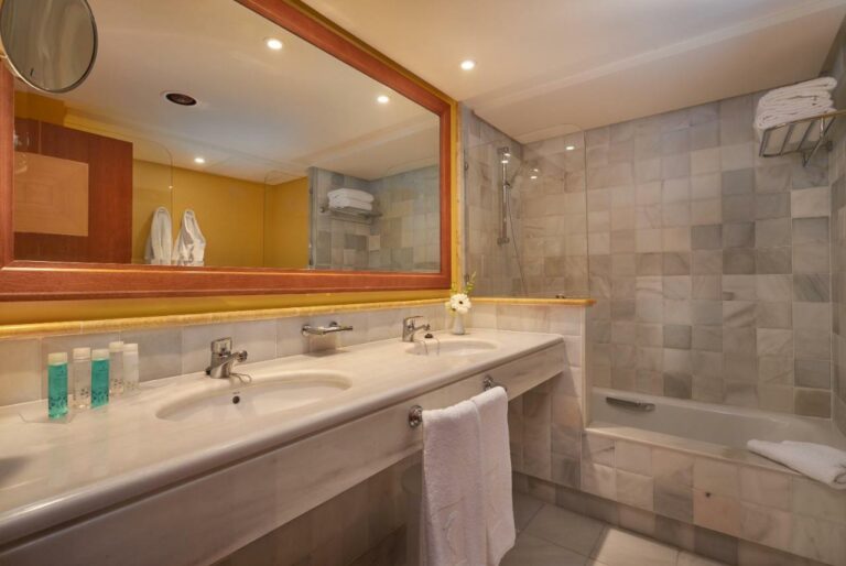 Hipotels Eurotel Punto Rotja Spa Golf00 768x514