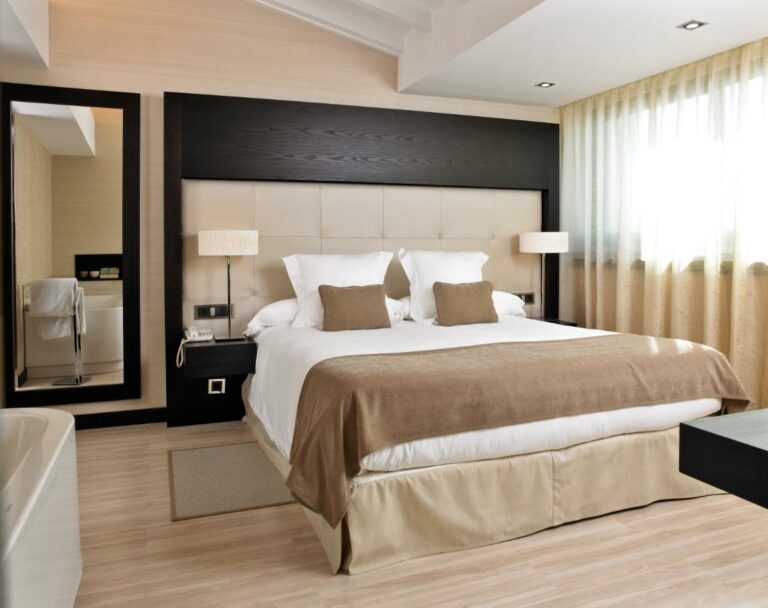 Nixe palace0 768x608