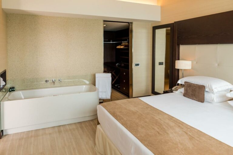 Nixe palace1 768x512