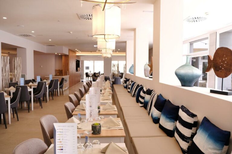 hotel las arenas 768x512