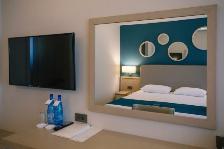 Almyros Beach 9 768x512