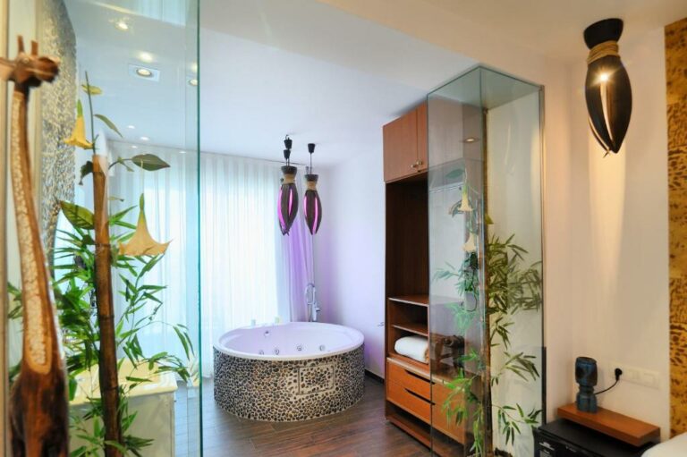 Hotel Sabbia by Gabbeach VALENCIA4 768x511