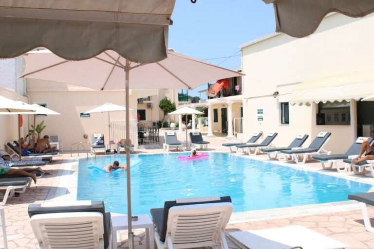 Stavros Beach Resort 2 768x512