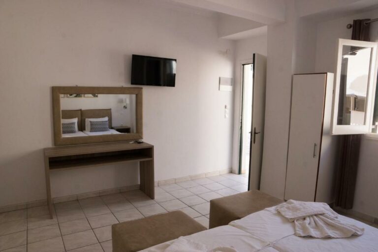 Stavros Beach Resort 6 768x512