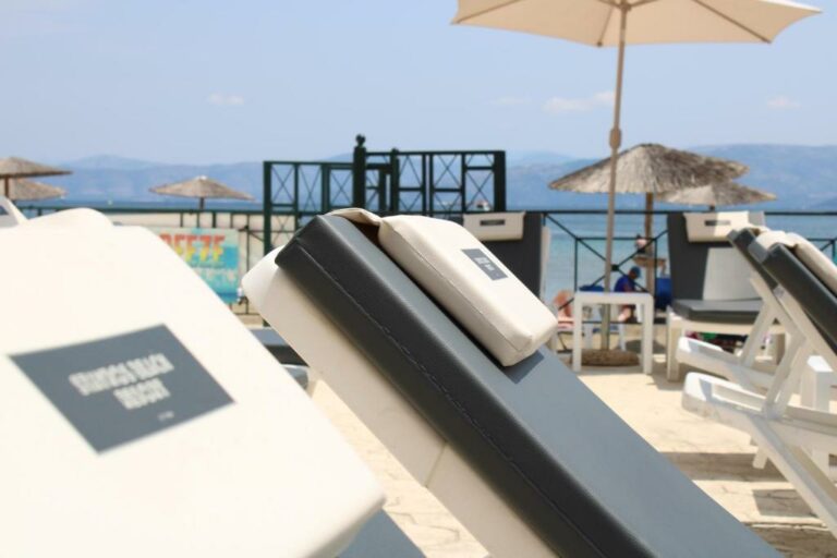 Stavros Beach Resort 9 768x512